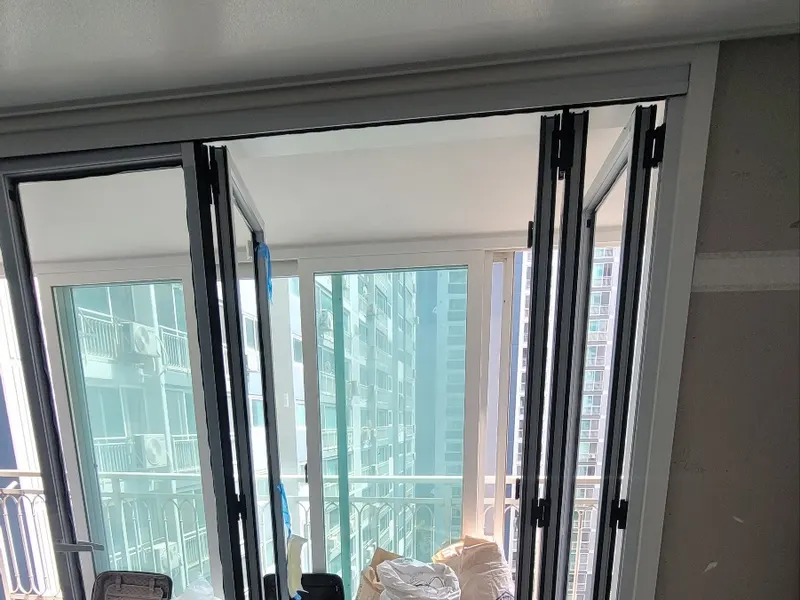 용인 베란다 유리폴딩도어 시공